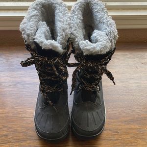 Bearpaw waterproof boots size 7